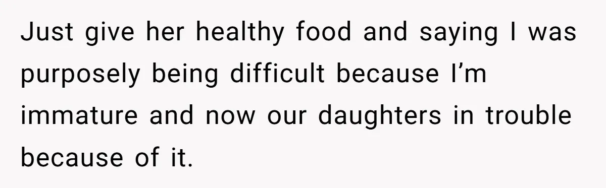 She Kept Packing “Forbidden” Snacks in Her Daughter’s Lunch, Then the School Suspended the Child Just give her healthy food and saying I was purposely being difficult because I’m immature and now our daughters in trouble because of it.