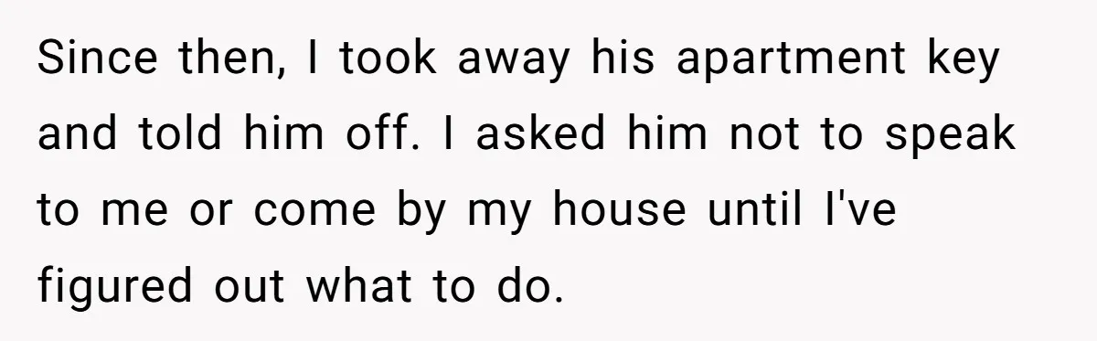 Woman Adds Pet Lobster To Her Exotic Collection, Boyfriend Disapproves And Threatens To Cook Since then, I took away his apartment key and told him off. I asked him not to speak to me or come by my house until I've figured out what...