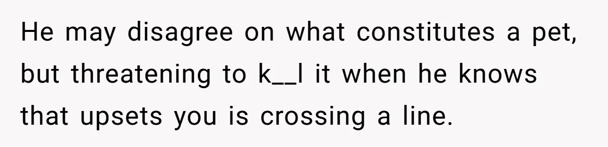 Woman Adds Pet Lobster To Her Exotic Collection, Boyfriend Disapproves And Threatens To Cook He may disagree on what constitutes a pet, but threatening to k__l it when he knows that upsets you is crossing a line.