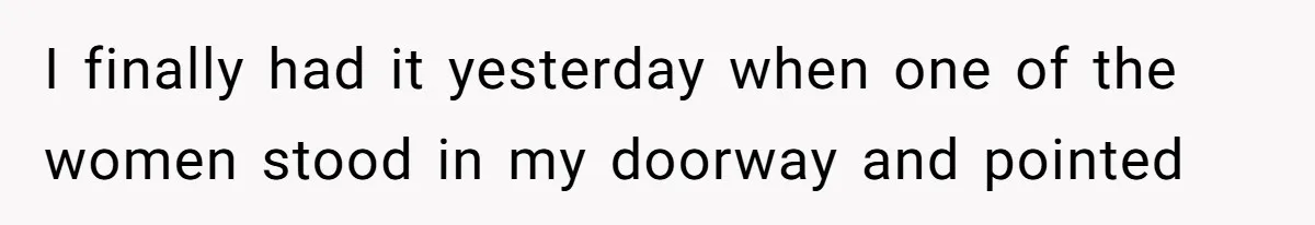 Woman Offers Candy, But Office Drama Over “Naughty” Snacking Pushes Her To The Edge I finally had it yesterday when one of the women stood in my doorway and pointed