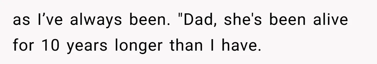 Family Dinner Turns Into Chaos When Woman Exposes Sister’s Smartness Claims as I’ve always been. "Dad, she's been alive for 10 years longer than I have.