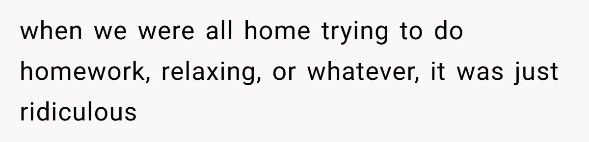 Teen Rages At Call Of Duty, Sister Quietly Rewrites Router Rules when we were all home trying to do homework, relaxing, or whatever, it was just ridiculous