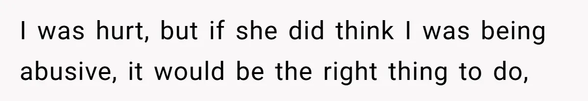 Man Asks Girlfriend To Change Off-White Dress For Wedding, Gets Accused Of Being Controlling I was hurt, but if she did think I was being abusive, it would be the right thing to do,