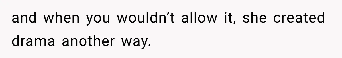Man Asks Girlfriend To Change Off-White Dress For Wedding, Gets Accused Of Being Controlling and when you wouldn’t allow it, she created drama another way.